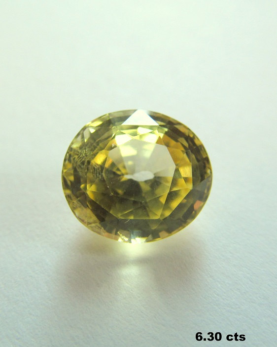 Natural unheated yellow sapphire loose gemstone 6.30 ct - Ceylon Gems